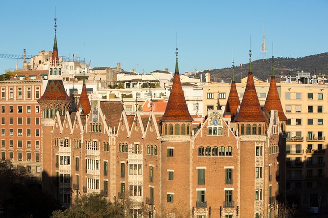 Barcelona Card Express. 48h - Gaudí homes with discounts: Casa Batlló and Casa Mila–La Pedrera