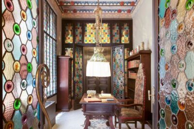 Barcelona: Casa Amatller Guided Visit with Chocolate Gift - The 1-hour flow: from ticket booth to the noble floor