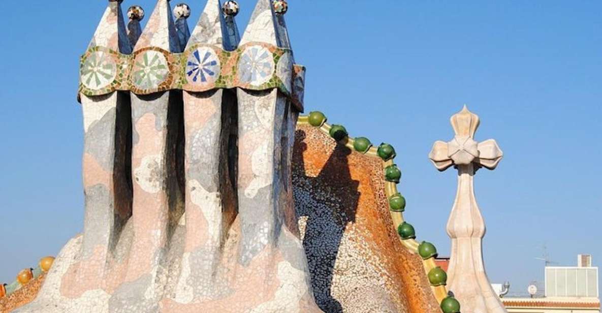 Barcelona: Casa Batlló, La Pedrera, & Chocolate Tasting Tour - La Pedrera – Casa Milà: roof views and a guided second punch