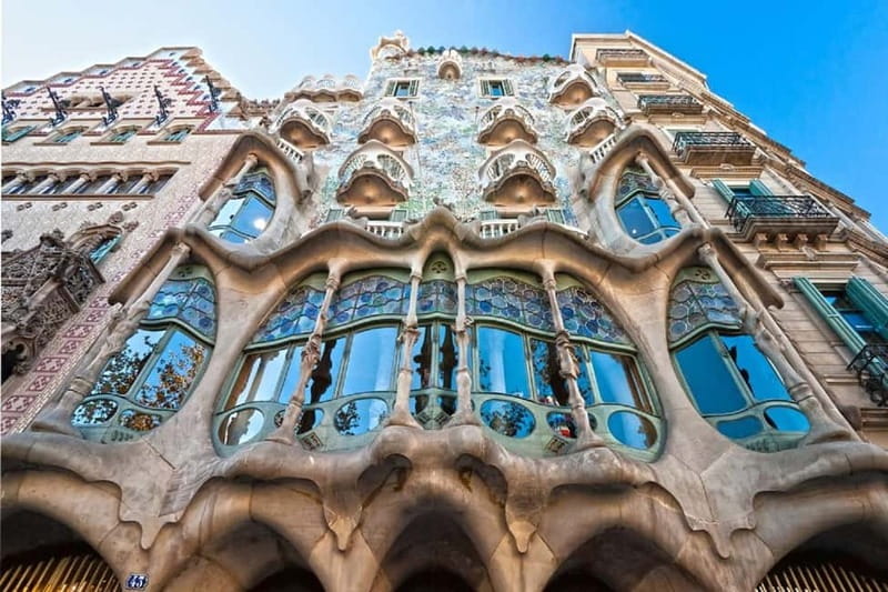 Barcelona: Casa Batlló Tour and Optional White Rabbit Museum - Gaudí Cube 360º: the quick way to picture his mind