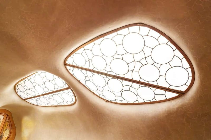 Barcelona: Casa Batlló Tour and Optional White Rabbit Museum - Optional White Rabbit Museum: modern art and Catalan culture at Passeig de Gràcia 55