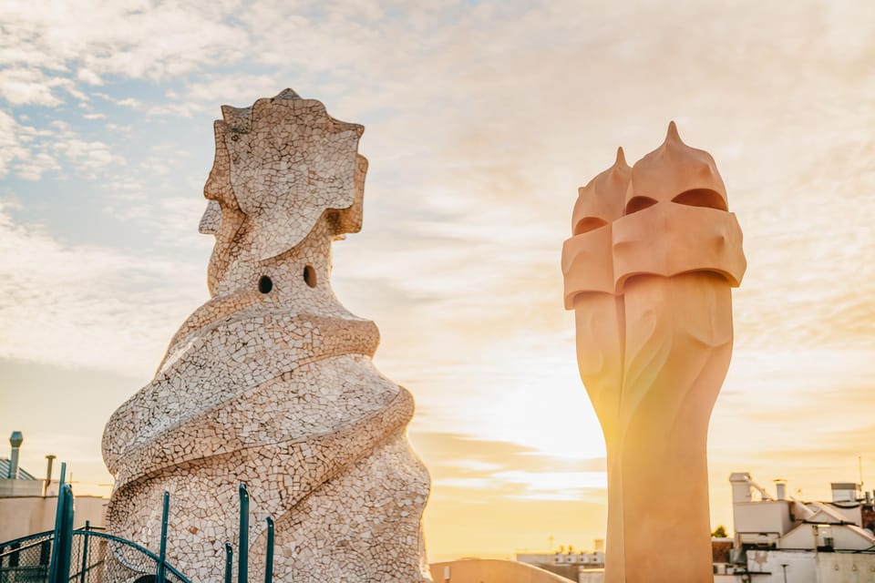 Barcelona: Casa Milà Early-Morning Access Guided Tour - Guide Quality Makes the Difference (And You’ll Feel It)