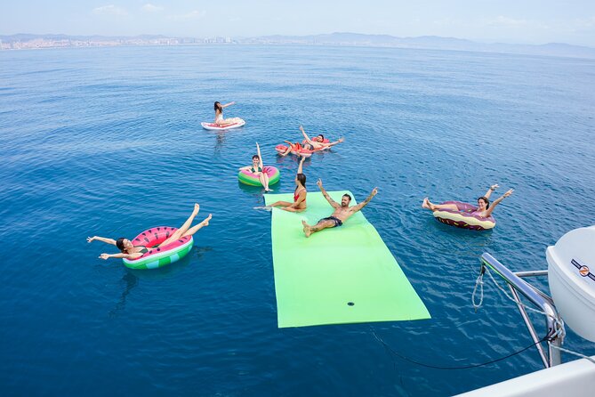 Barcelona Catamaran Cruise with Tapa & Drink Included - The Included Tapas and Welcome Drink: Snack Size, Not Dinner