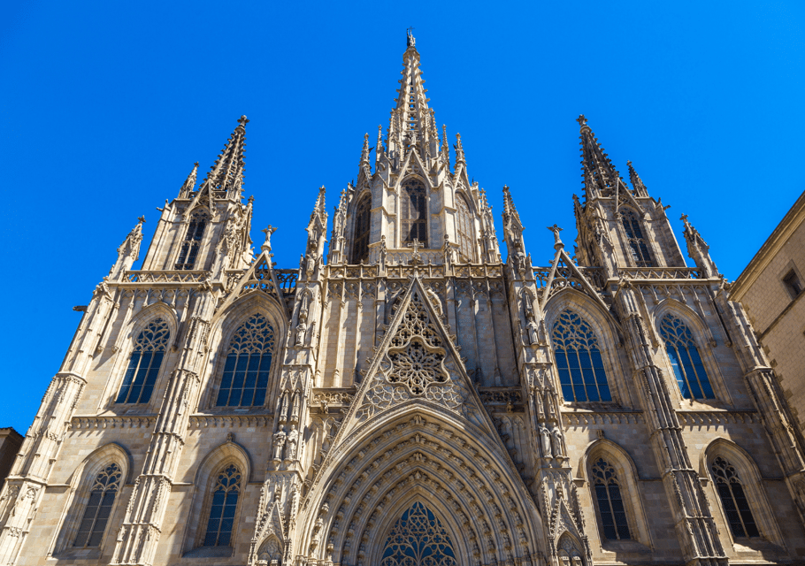 Barcelona Cathedral: Ticket, Guided Tour and VR Experience - Why the Barcelona Cathedral tour works (and what you’ll miss without it)