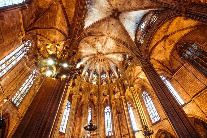 Barcelona Cathedral: Ticket, Guided Tour, Terrace + VR Experience - The VR experience: what it adds, and what to expect if it glitches