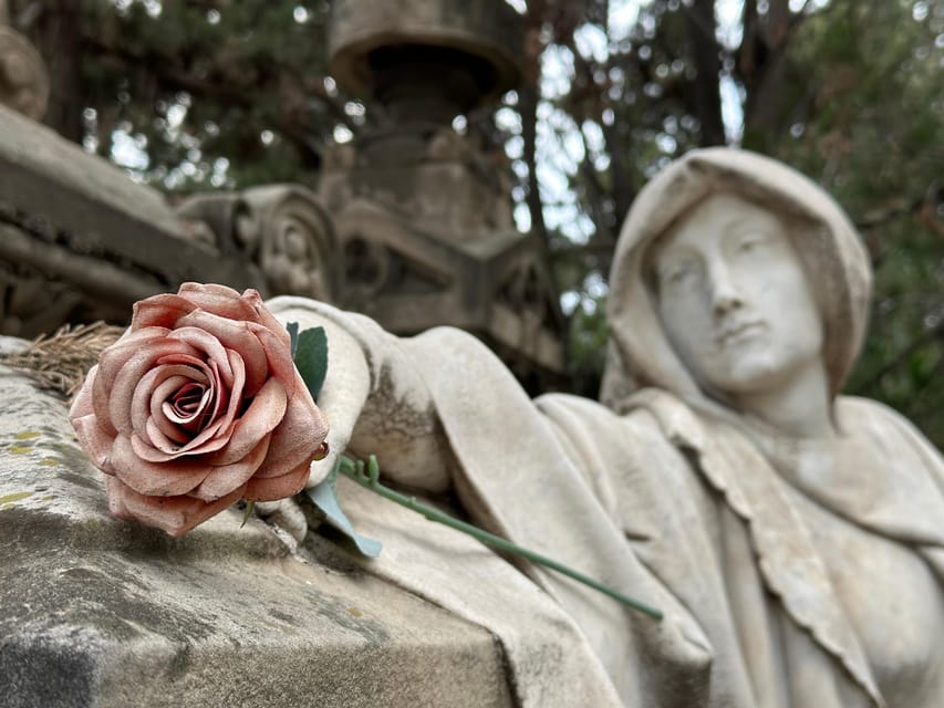 Barcelona: Cemetery Tour - Gothic Graves & Local History - Who should book this tour (and who should skip)