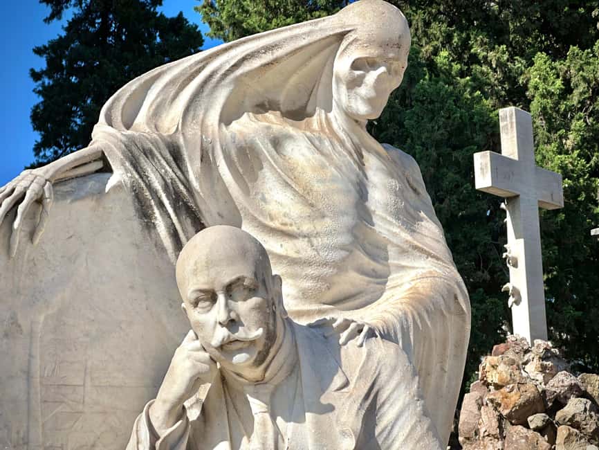 Barcelona: Cemetery Tour - Gothic Graves & Local History - What the guide brings to a big place (Onno’s impact)