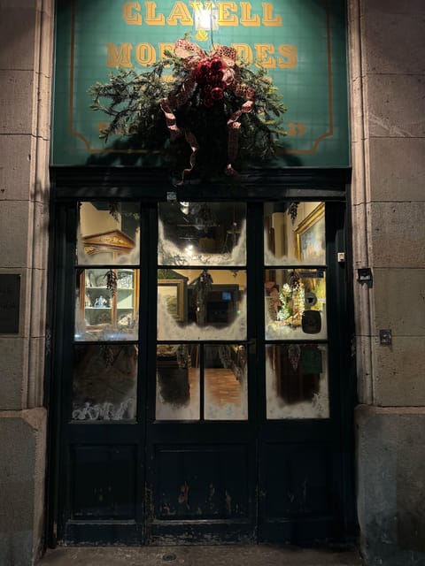 Barcelona: Christmas Lights and Markets Bike Tour - Gothic Quarter after dark: cathedral stops and Catalan Christmas quirks