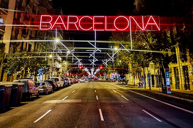 Barcelona Christmas Walking Tour - Passeig de Gràcia: the holiday streets that feel walkable