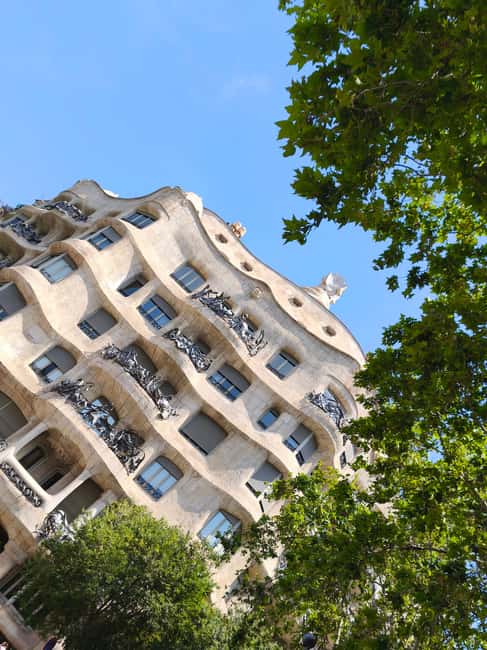 Barcelona: City Highlights Bike Tour with Locals - Gothic Quarter glide: Barcelona’s medieval spine in one smooth segment