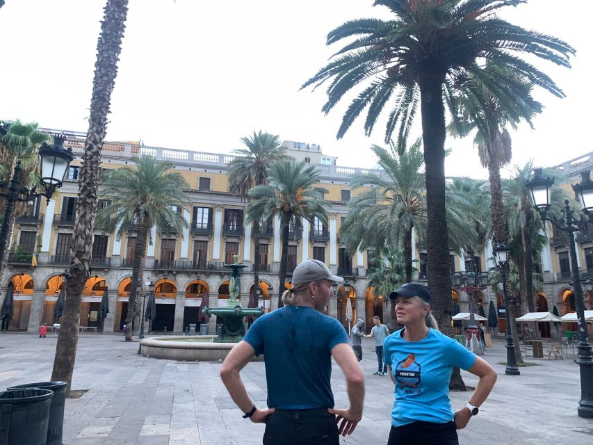 Barcelona: City Highlights Guided Running Tour - Gothic Barcelona Cathedral: a breather with atmosphere