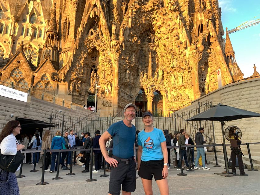 Barcelona: City Highlights Guided Running Tour - Gaudí time: Casa Batlló and Casa Milà without the ticket line