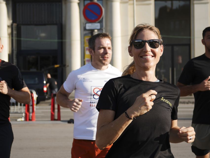 Barcelona: City Highlights Guided Running Tour - Starting at Plaça de Catalunya: the easy way to find the group