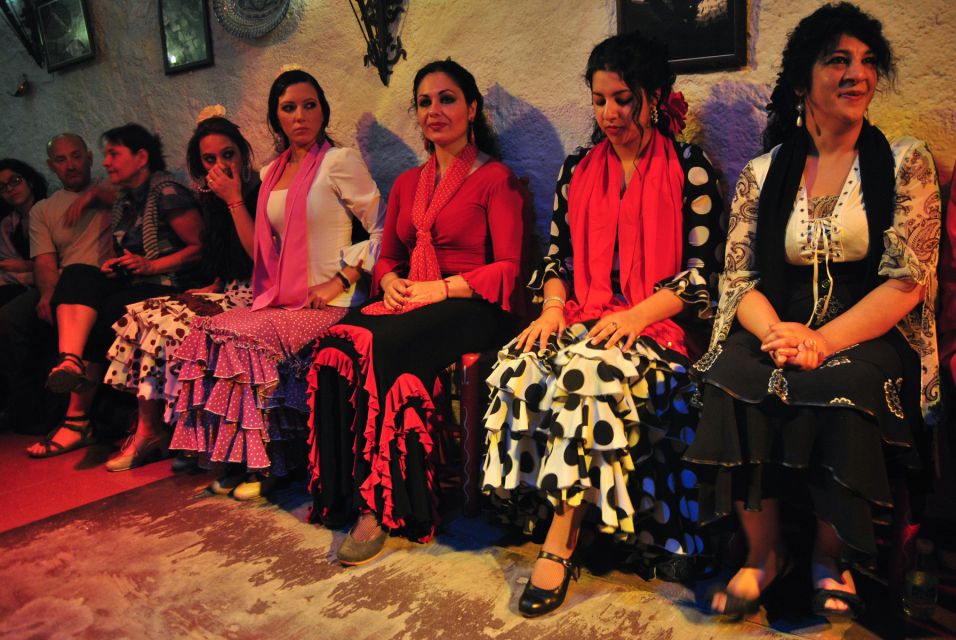 Barcelona: City Tour & Flamenco Show with Wine & Tapas - Key Things That Make This Barcelona Night Work