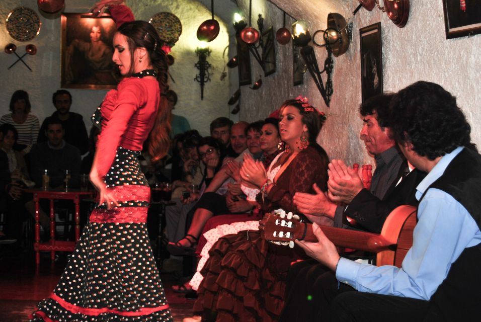 Barcelona: City Tour & Flamenco Show with Wine & Tapas - Born District stroll and Santa Maria del Mar: a 14th-century builder story