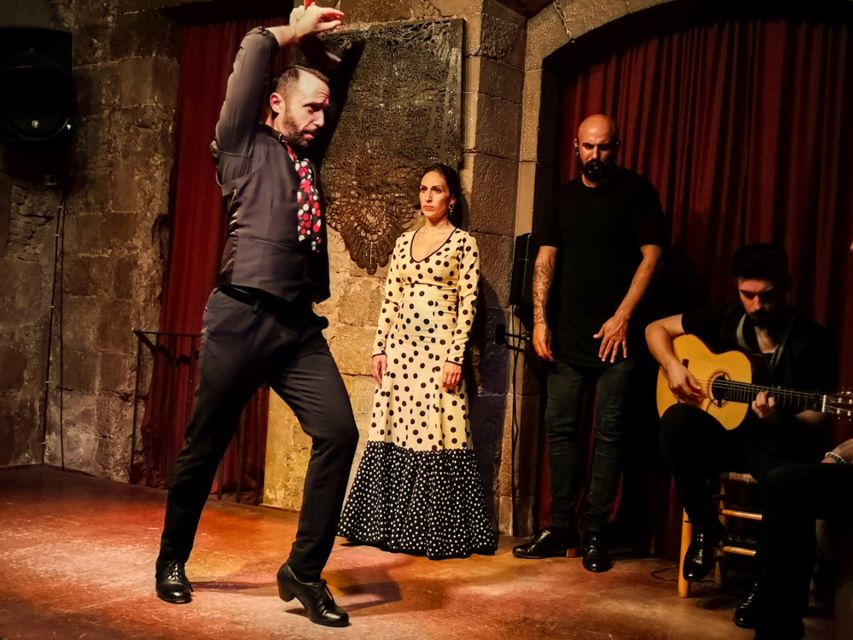 Barcelona: City Tour & Flamenco Show with Wine & Tapas - Palau Dalmases flamenco: skip-the-line, one free drink, then the music
