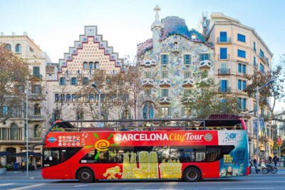 Barcelona City Tour Hop-On Hop-Off and Aquarium - Where this starts and how the timing really works