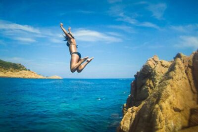 Barcelona: Costa Brava Easy Hike, Snorkel, Cliff-Jump & Meal - Hostal de la Gavina Area: Noucentista Architecture Between Two Beaches