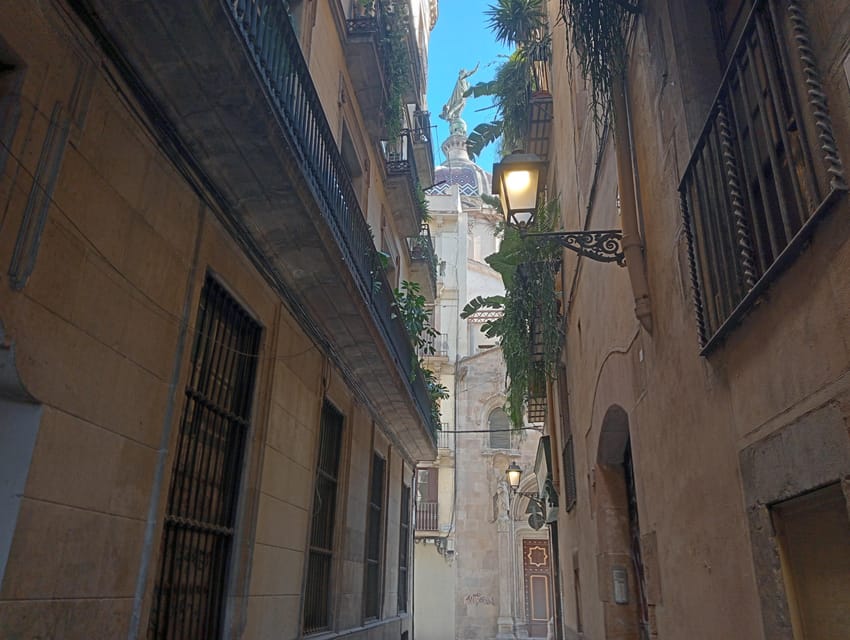 Barcelona: Curious Legends and Traditions of Old Town Tour - A 2.5-Hour Barcelona Story Walk Through Roman, Medieval, and Weird Traditions