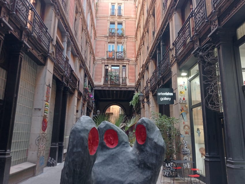 Barcelona: Curious Legends and Traditions of Old Town Tour - Barri de La Ribera: From Darker Tales to a Neighborhood With Daily Life Energy