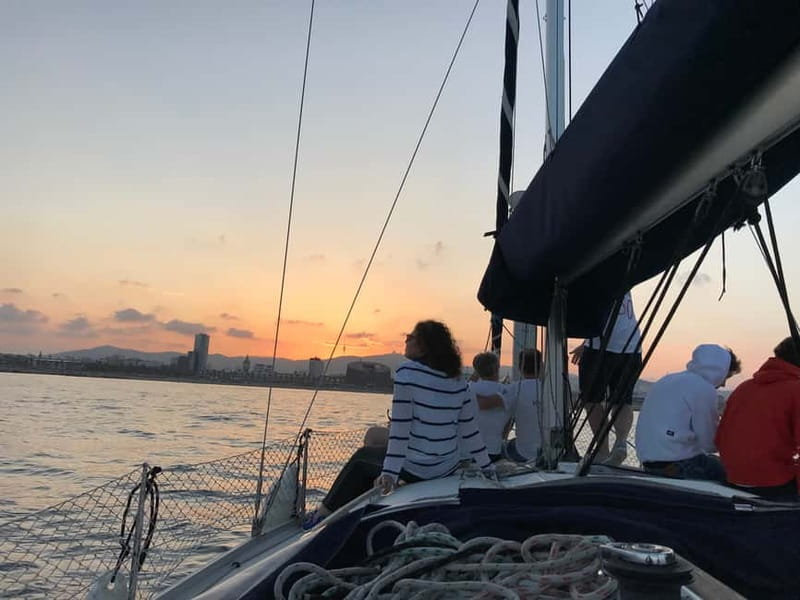 Barcelona: Daytime or Sunset Cruise with Drinks - Getting Oriented at Pati Vela and TurTur BIGSPACE