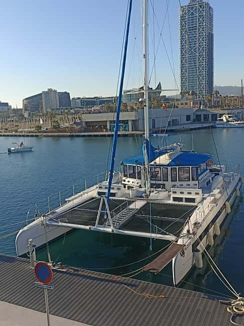 Barcelona: Daytime or Sunset Cruise with Drinks - Sunset Magic: When the Sun Drops Behind the Mountains