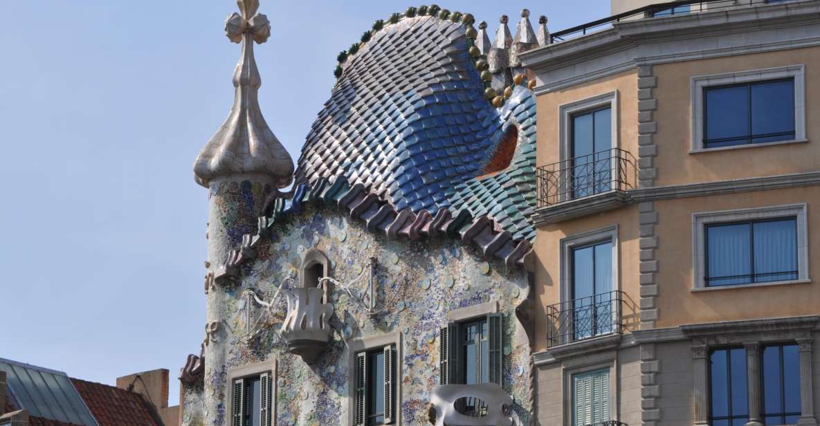 Barcelona: Discover Gaudi Architectural Guided Tour - Why an Architect-Led Gaudí Walk Changes How You See Barcelona