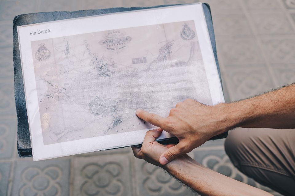 Barcelona: Discover Gaudi Architectural Guided Tour - What the Architect Guides Actually Do (And Why It Matters)