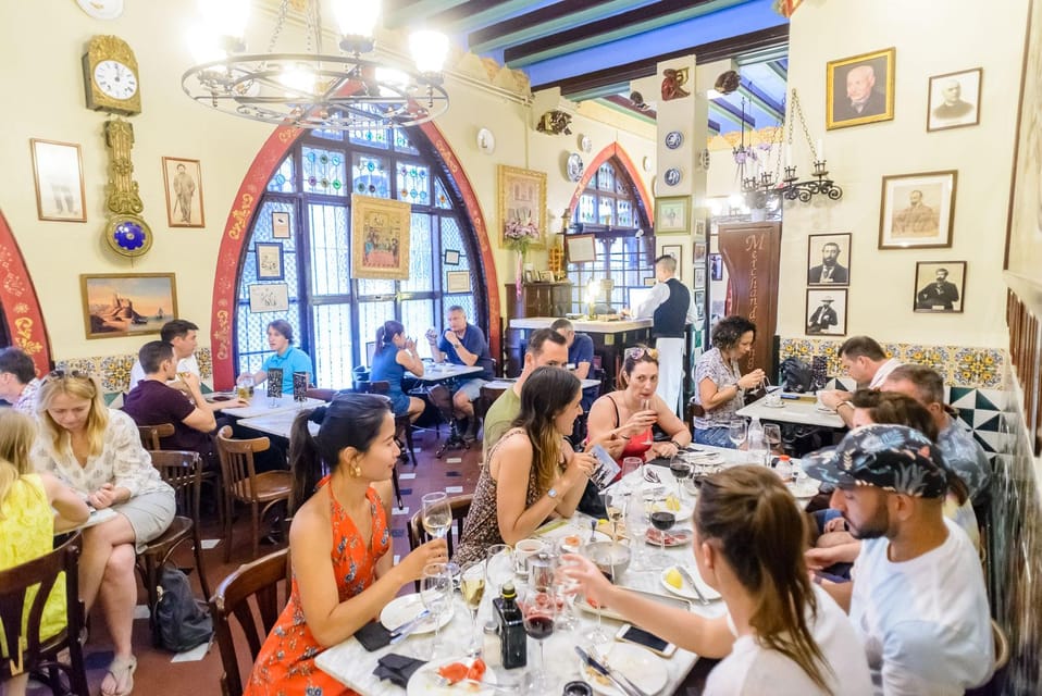 Barcelona eBike Tour with Wine and Tapas Experience - Parc de la Ciutadella: photos, perspective, and a breather