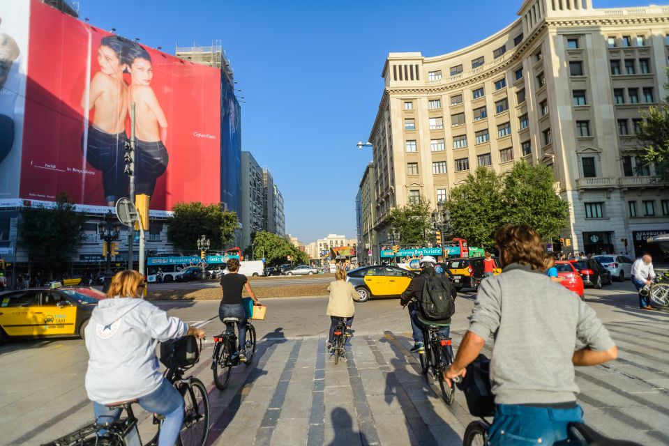 Barcelona eBike Tour with Wine and Tapas Experience - Back through Old City: more orientation than just more stops