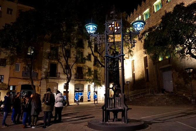 Barcelona: El Born Ghost Walking Tour. - Sant Pere Streets: Commerce by Day, Apparitions by Night