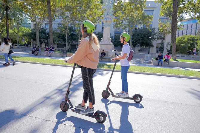 Barcelona Electric Scooter Tour - Segway vs e-scooter: what changes in comfort and control