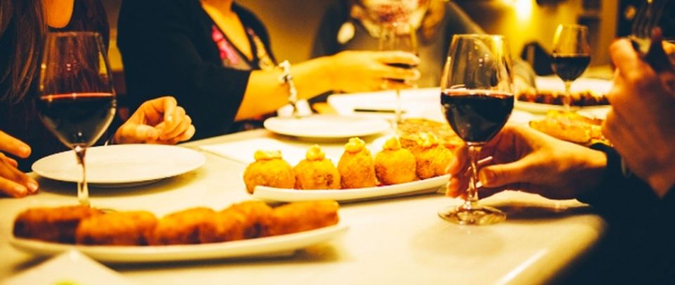 Barcelona: Evening Walking Tour in the Gaudi Area with Tapas - Four tapas stops plus Gaudí streets in one 4-hour evening