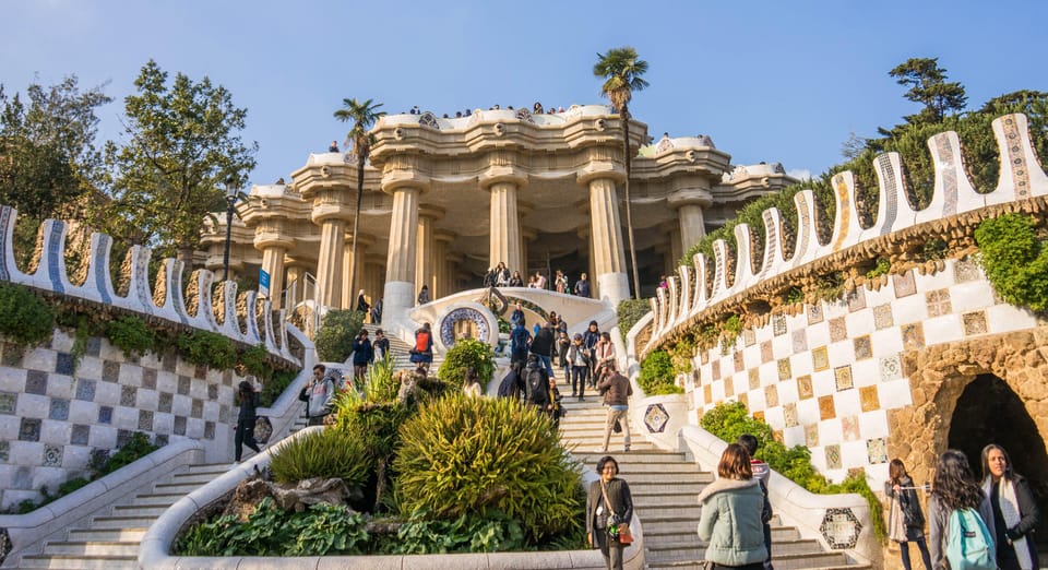 Barcelona: Exclusive Park Güell Private Guided Tour - Why a private Park Güell tour is worth the $177