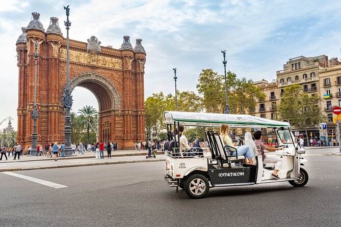 Barcelona Expert Tour with Local Guide in Eco Tuk Tuk Private - Timing and duration: what you actually get in 60, 120, 180, and 240 minutes