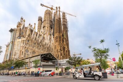 Barcelona Express Tour in a Private Eco Tuk Tuk - Getting to the ride: Carrer de Casp meeting point, start to finish