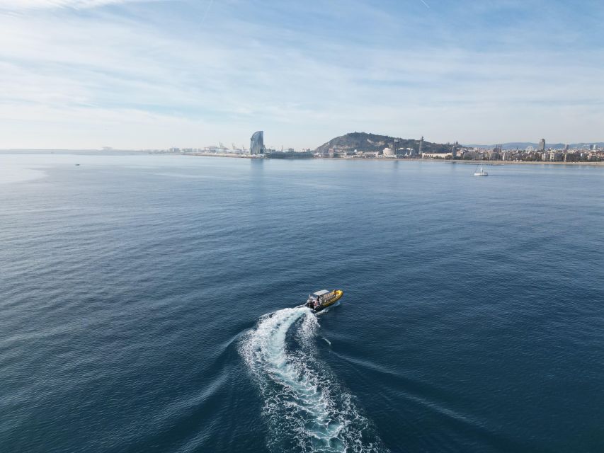 Barcelona: Fast Skyline Cruise - The cruise rhythm: harbor glide, then throttle up