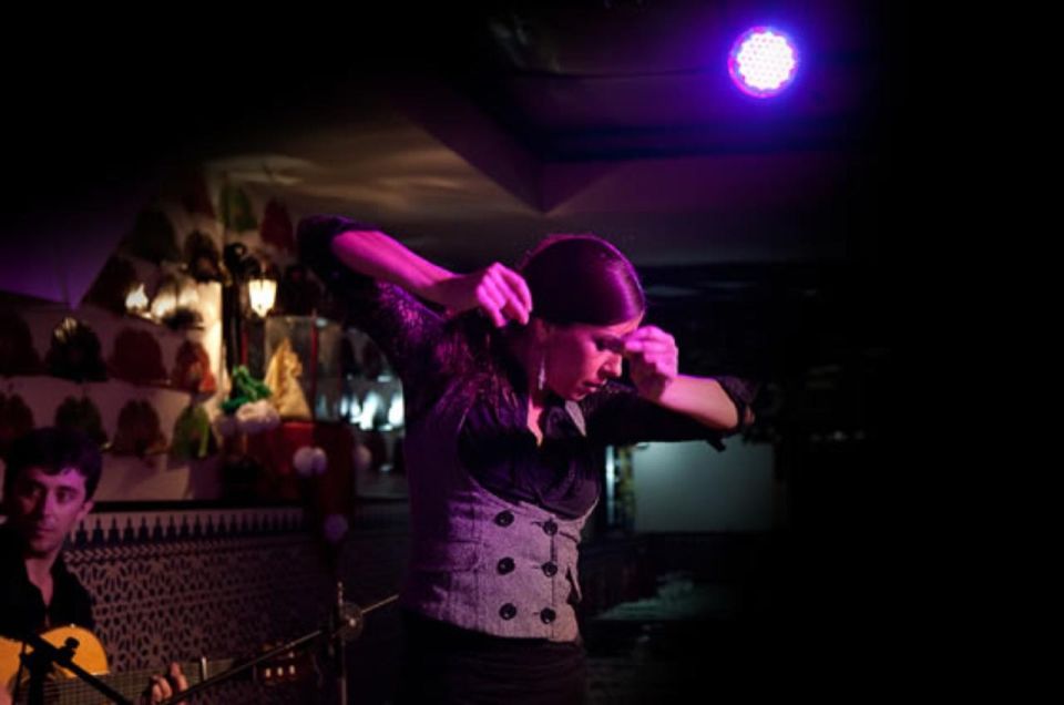 Barcelona: Flamenco at El Patio Andaluz with Optional Dinner - The Venue Experience: Why Small Rooms Matter for Flamenco