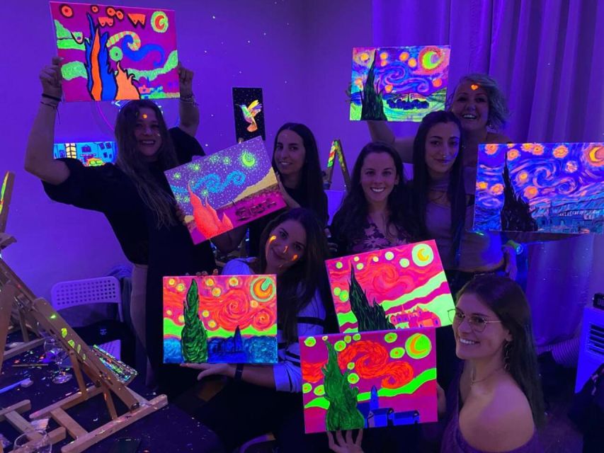 Barcelona: Fluorescent Paint and Wine Workshop - Fluorescent paint under blacklight: how the art turns out