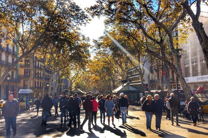 Barcelona Food Tour: Market & Gothic Quarter with Expert Guide - Placa del Rei and Temple d’August: the dessert break that ends the walk well