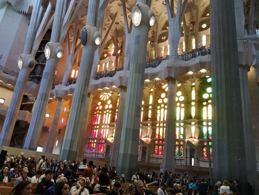 Barcelona: Foodie Walking Tour with Sagrada Familia Tickets - O’ Toxo 3 Germans: pintxos style plus the Iberian ham moment