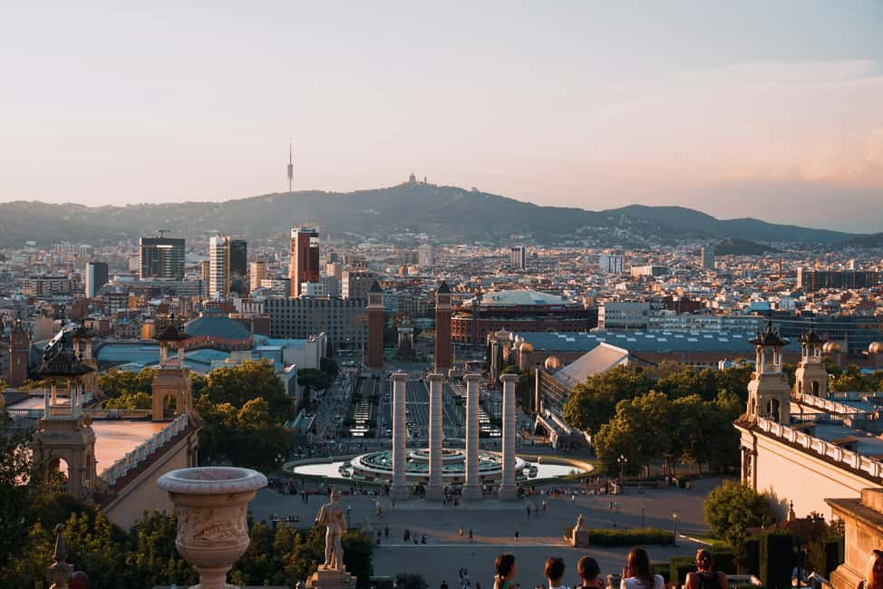 Barcelona from the heights to the sea: Montjuïc, Cable Car, and Beach - Catamaran finale: a moving skyline from the water