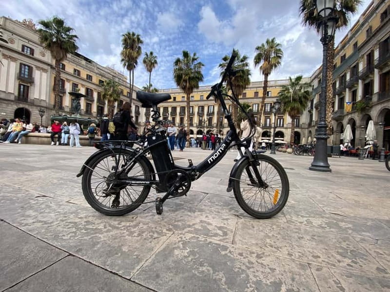 Barcelona: Full-Day Bike/E-Bike Rental with Helmet and Lock - How the route feels: plazas, photos, walks, and your own timing