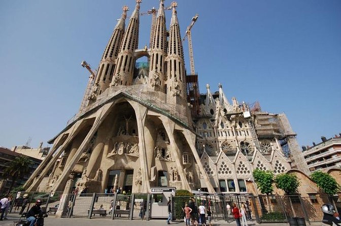 Barcelona Full-Day Sightseeing Private Tour - Why a private guide makes Barcelona click by 9:00