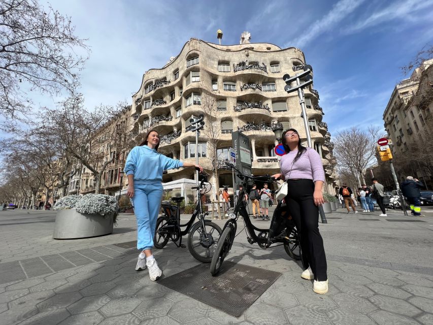 Barcelona: Gaudi Guided E-Bike Tour - The Park Stop: When a Single Viewpoint Becomes a Story