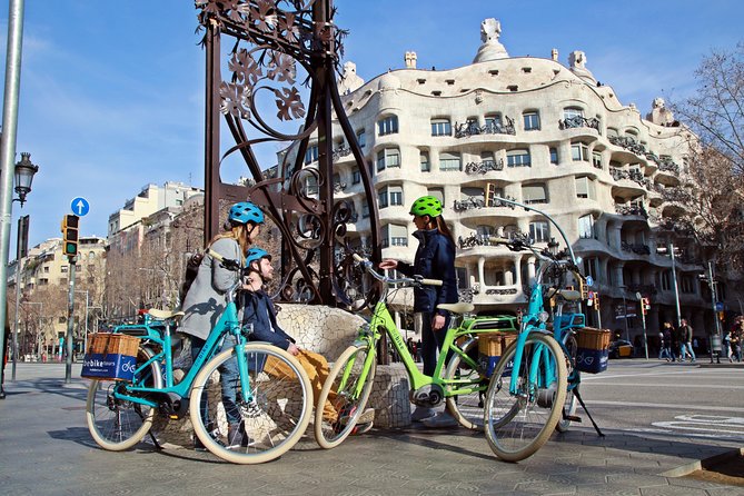 Barcelona Gaudi Guided Small Group E Bike Tour - Price and logistics: what you’re paying for (and what you’re not)