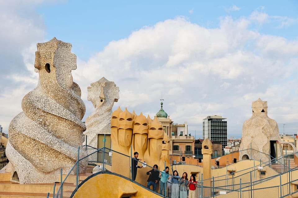 Barcelona: Gaudí Houses & Sagrada Familia Tour - Why this Gaudí houses + Sagrada Familia day works