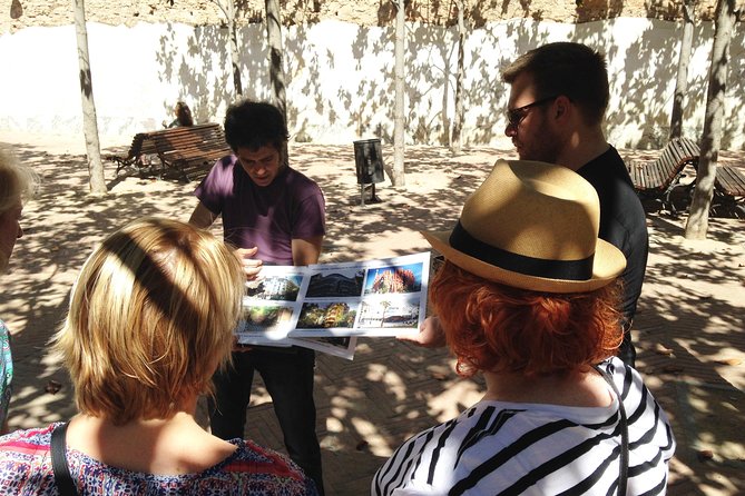 Barcelona & Gaudi. Regular Tour - A 10:30 am Walk That Makes Gaudí Make Sense