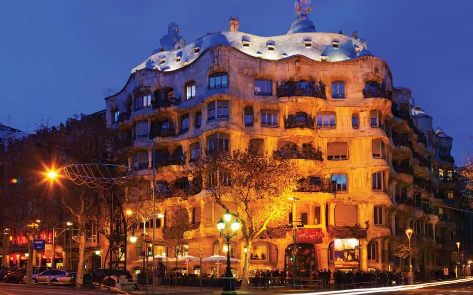Barcelona: Gaudí Sightseeing Guided Segway Tour - Entering Barcelona’s Gaudí Zone by Segway in 2.5 Hours