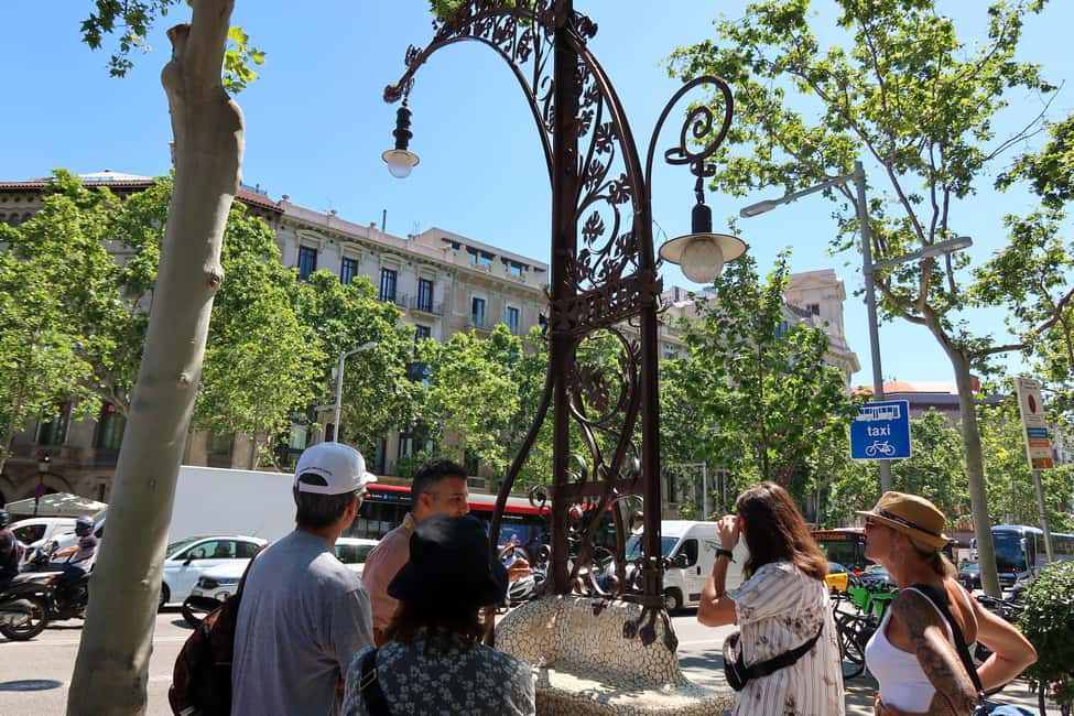 Barcelona: Gaudi Tapas & Wine Tasting Small Group Tour - Key things to know before you go